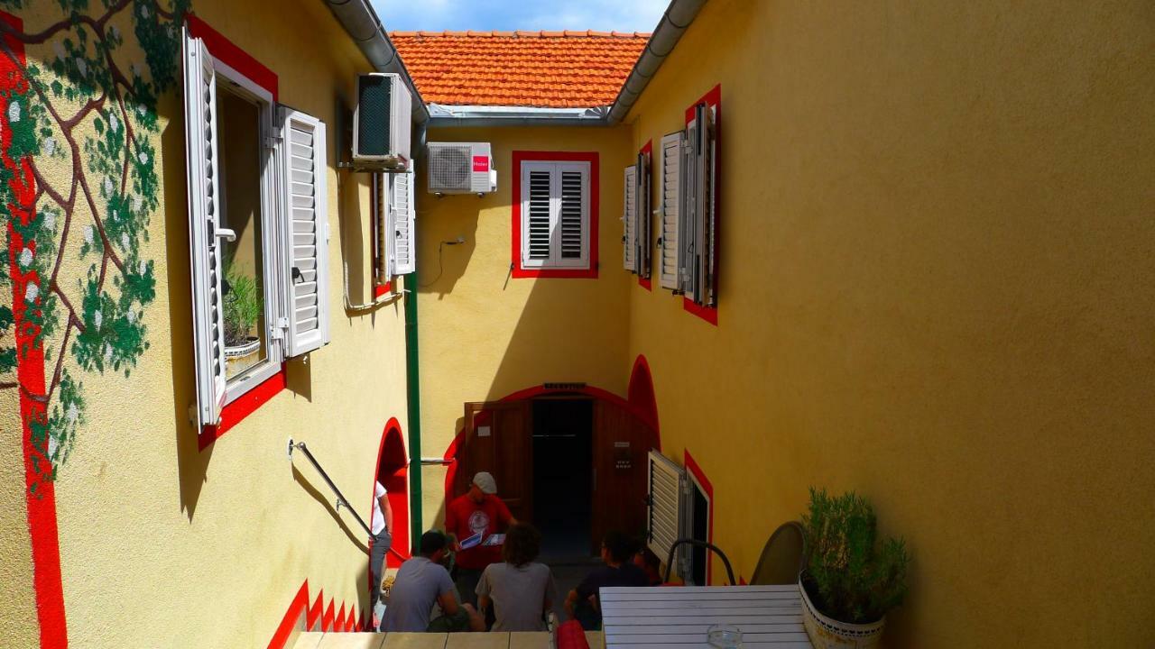 The Mellow Monkey Hostel Zadar Exterior foto